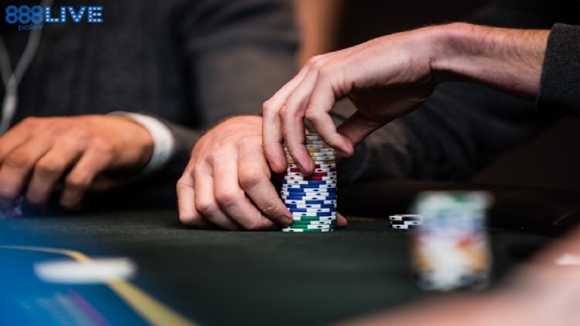 CHESS MASTER Beats Everyone at Poker Table