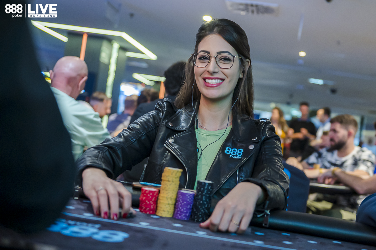 Alexandra Botez & 888poker Ambassadors Make Day 2 of Main Event