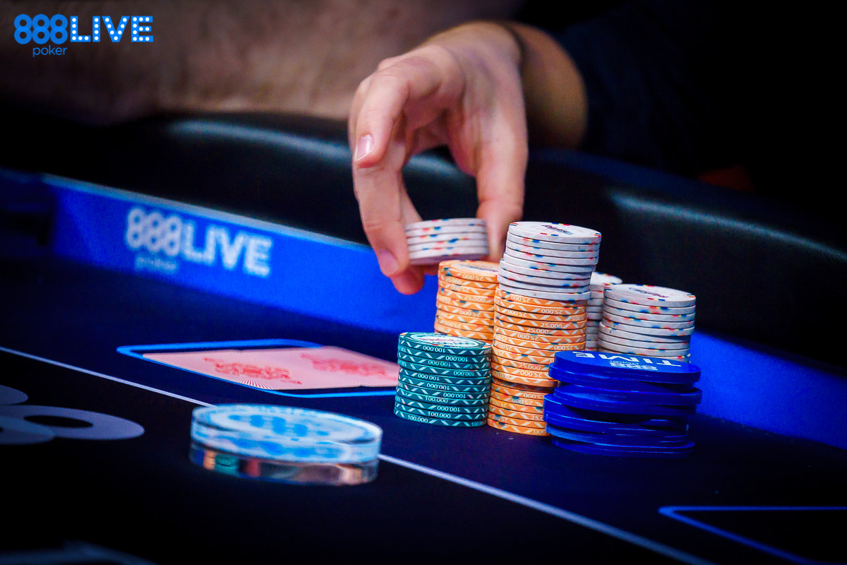 Does Playing Poker Make You Smarter?