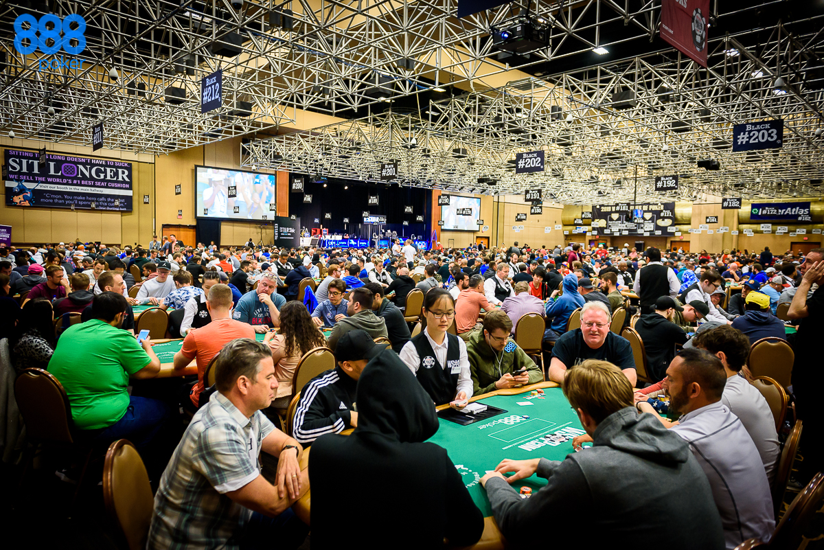 Eight Big Hands Early On in 50th Annual WSOP Main Event