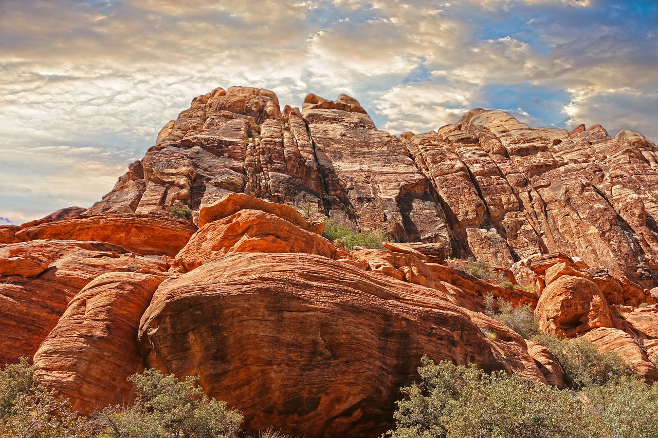 Best Poker Destinations Around the World - Las Vegas Red Rock Canyon