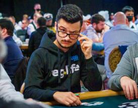 Do Extroverts or Introverts Make the Most Successful Poker Players?