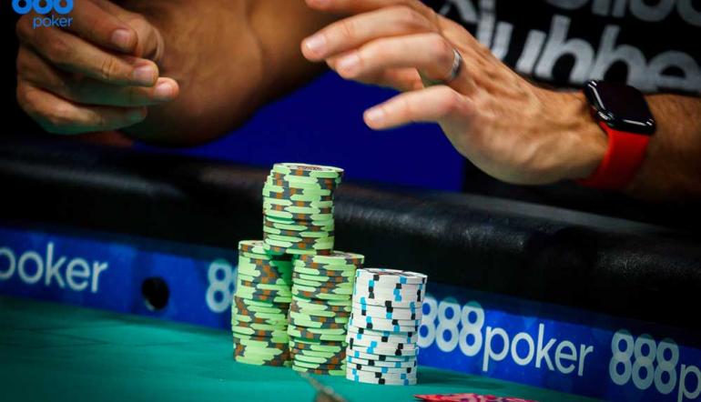 10 Common Poker Tells – What You Need and Don’t Need to Know!