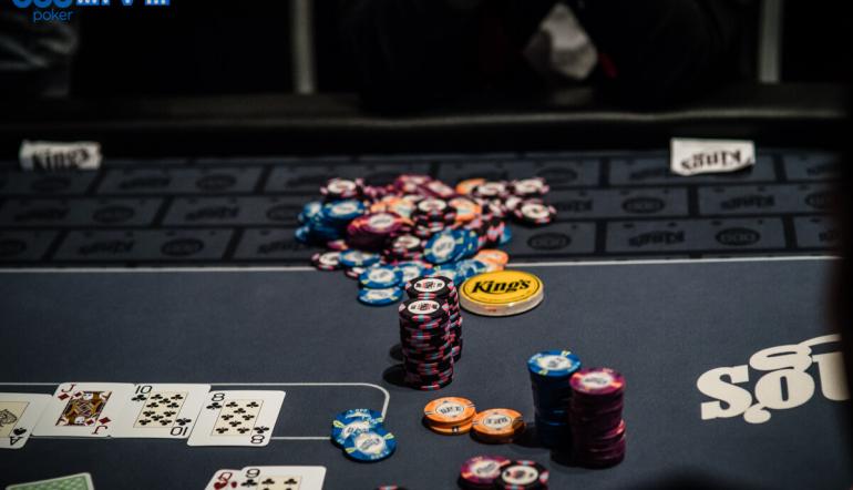 how to play courchevel poker rules hands strategy