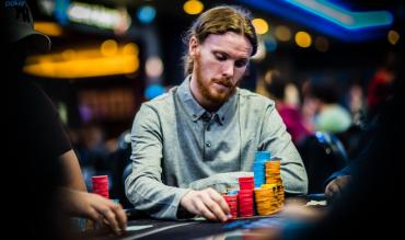 How to Dominate Your Poker Tournament as Chip Leader?