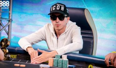 The Importance of What You Wear When Playing Poker – Tells